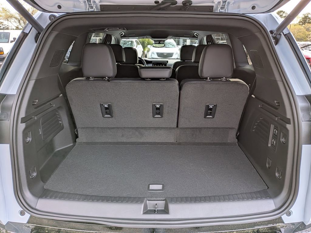 2026 GMC Acadia Denali - Photo 13
