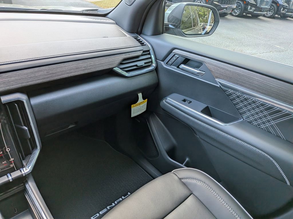 2026 GMC Acadia Denali - Photo 18