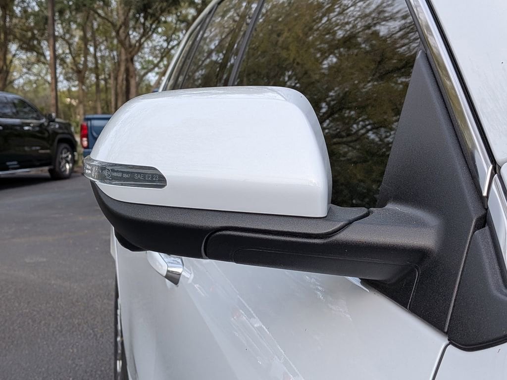 2026 GMC Acadia Denali - Photo 12