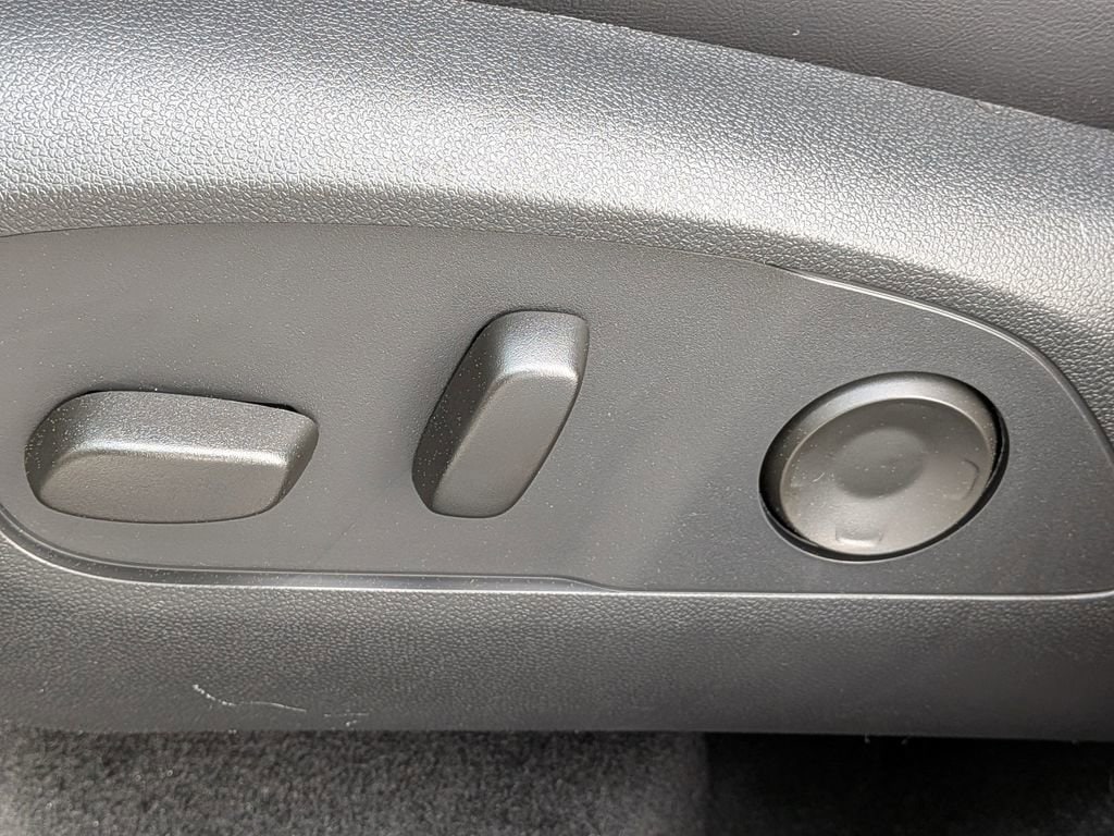 2026 GMC Acadia Denali - Photo 21