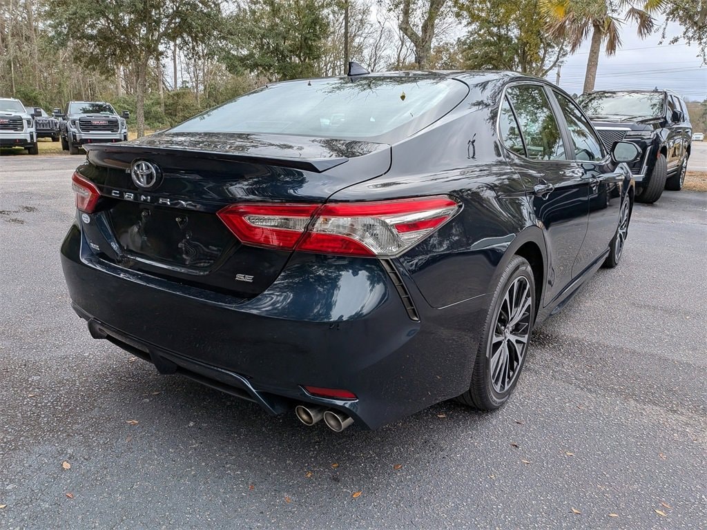 Used 2020 Toyota Camry SE Sedan