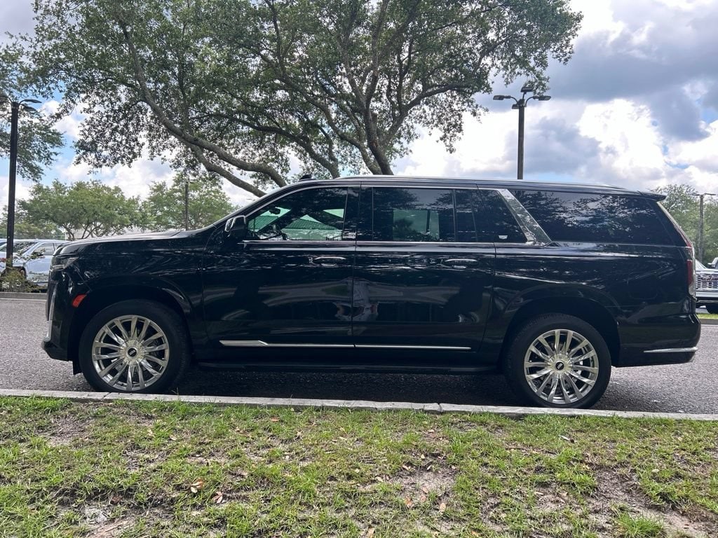 2022 Cadillac Escalade ESV Premium Luxury's photo