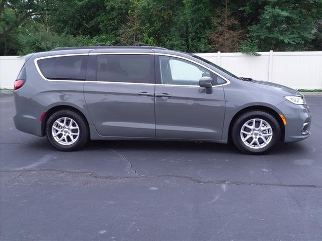 Used 2022 Chrysler Pacifica Touring L with VIN 2C4RC1BG5NR142596 for sale in West Harrison, IN