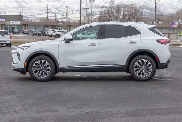 2025 Buick Envision Preferred photo 3