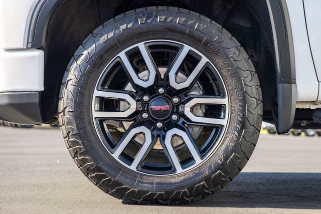 2025 GMC Sierra 1500 AT4 - Photo 14