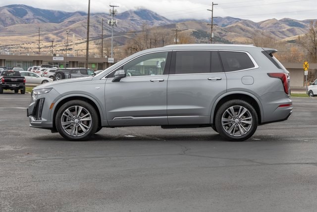 2025 Cadillac XT6 Premium Luxury photo 2