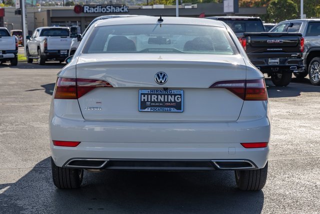 2019 Volkswagen Jetta R-Line photo 2