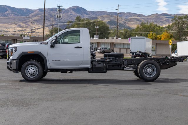 2026 Gmc Sierra 3500 HD Pro photo 3