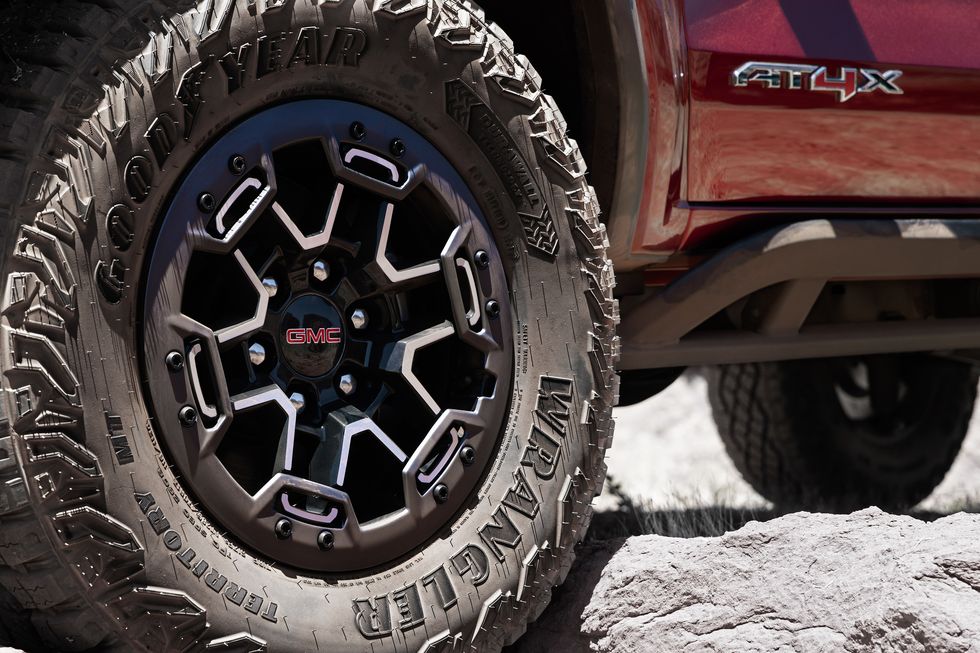 2024 GMC Canyon Overview 2024 GMC Canyon Overview