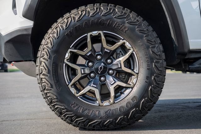 2024 Chevrolet Colorado ZR2 - Photo 12