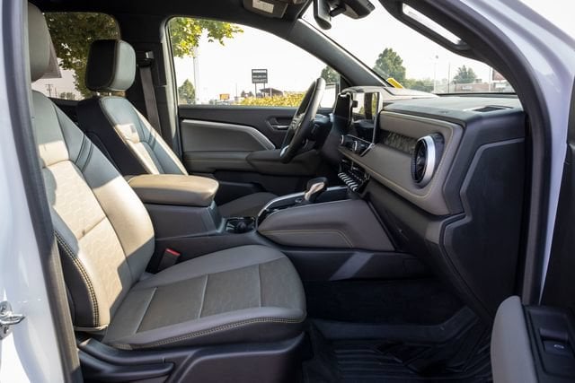 2024 Chevrolet Colorado ZR2 - Photo 7