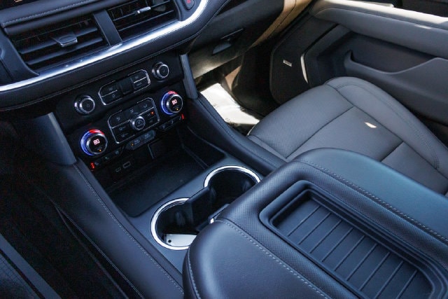 2022 GMC Yukon SLT - Photo 28