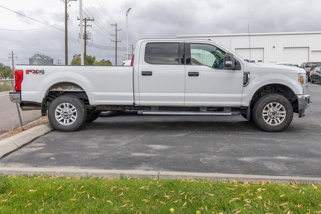 2018 Ford F-350 XLT photo 2