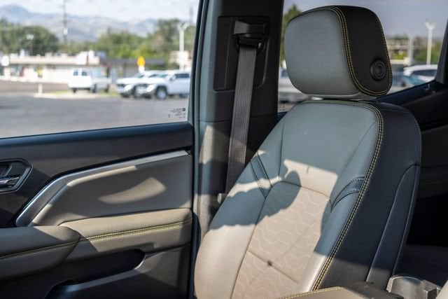 2024 Chevrolet Colorado ZR2 - Photo 10
