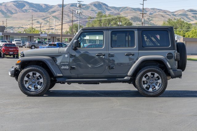 2019 Jeep Wrangler Unlimited Sahara photo 2
