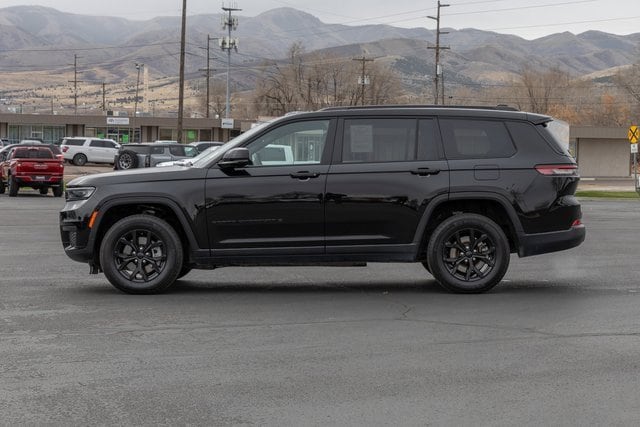 2024 Jeep Grand Cherokee Altitude photo 2