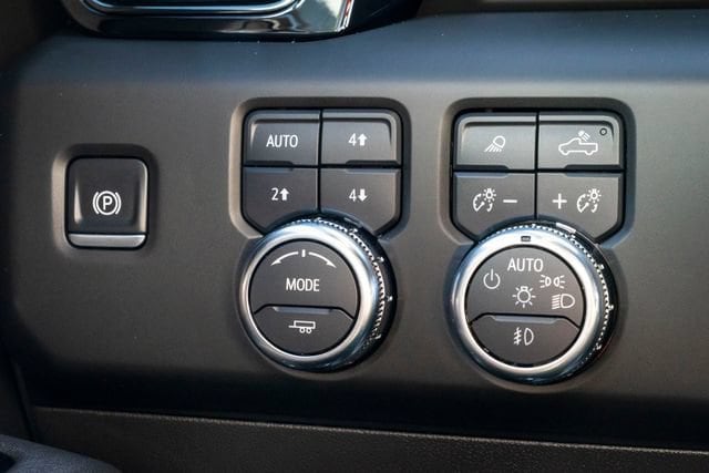 2025 GMC Sierra 1500 AT4 - Photo 31