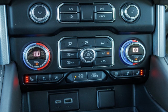 2022 GMC Yukon SLT - Photo 29