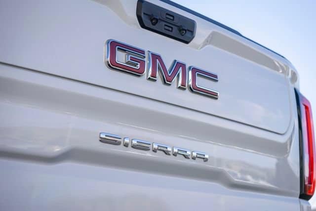 2025 GMC Sierra 1500 AT4 - Photo 27