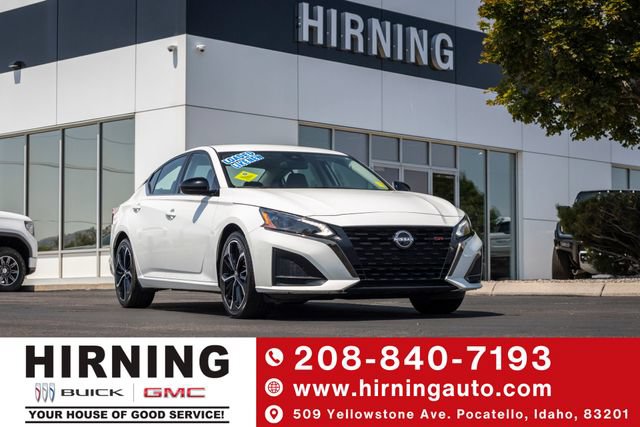 White 2024 Nissan Altima Sedan Front-Wheel Drive