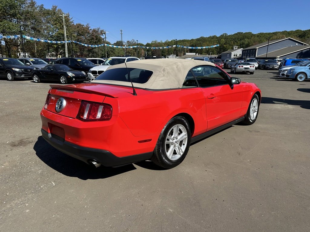 2011 Ford Mustang V6 Convertible photo 3
