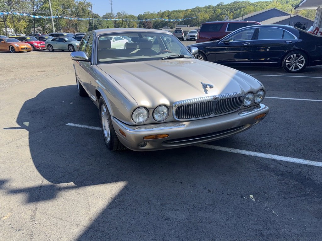 2002 Jaguar XJ Vanden Plas photo 3
