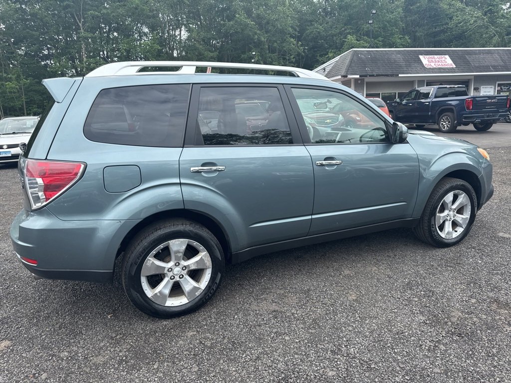 2011 Subaru Forester 2.5XT Touring photo 4