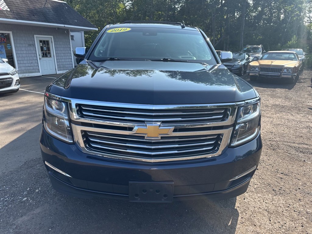 2019 Chevrolet Suburban Premier photo 3