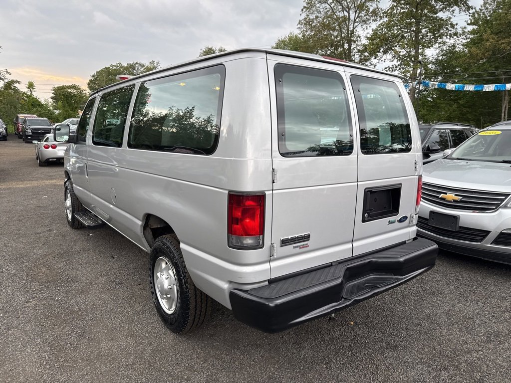 2012 Ford E-250 photo 4