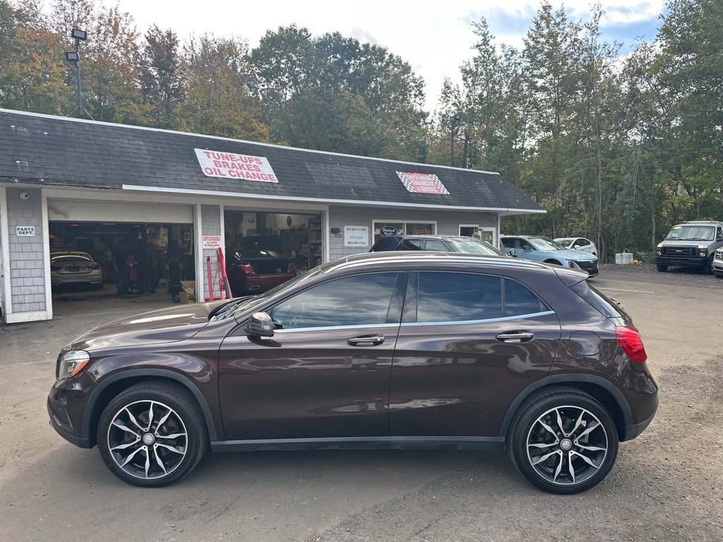 2016 Mercedes Benz GLA 250 4MATIC photo 2