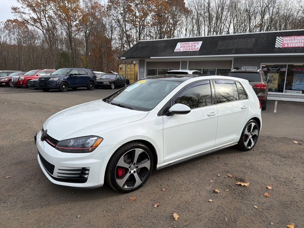 Used 2017 Volkswagen Golf GTI SE Hatchback