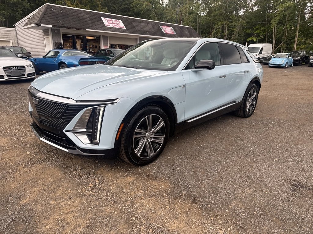 Used 2024 Cadillac Lyriq Luxury SUV