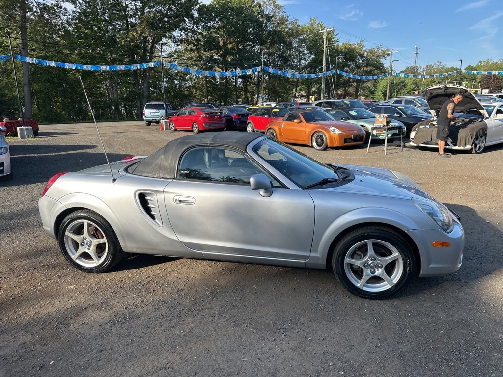 2003 Toyota MR2 Spyder photo 2