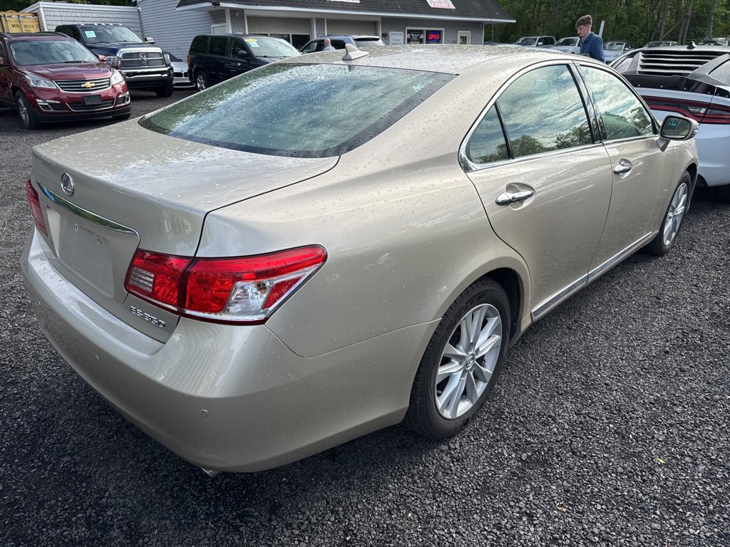 2011 Lexus ES 350 photo 3