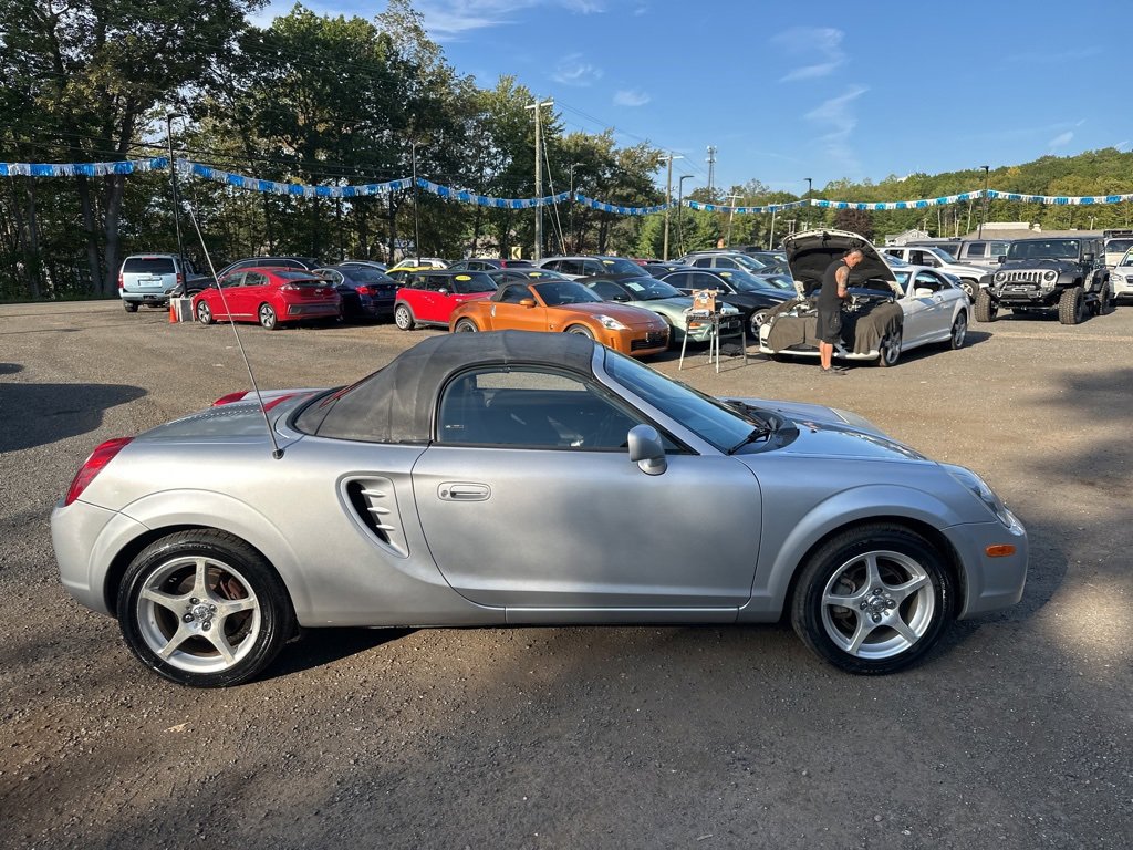 2003 Toyota MR2 Spyder photo 3