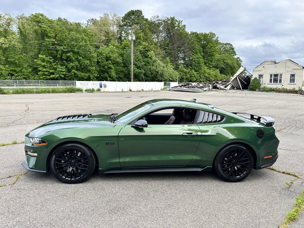 2022 Ford Mustang GT Premium photo 2