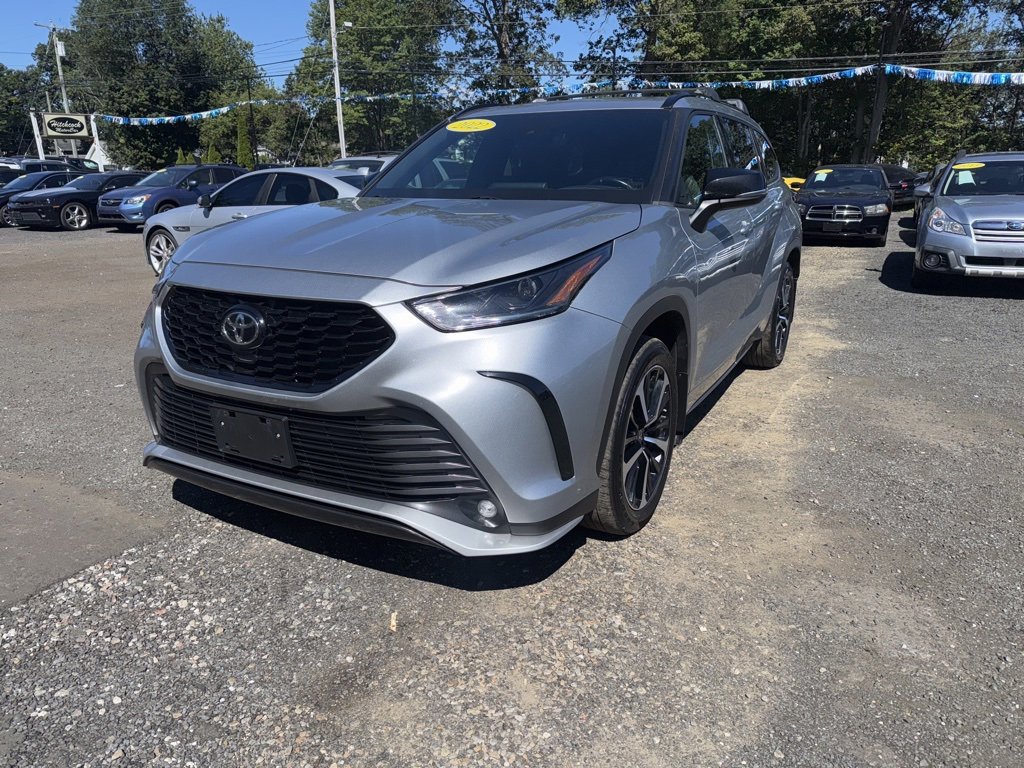 2022 Toyota Highlander XSE photo 2