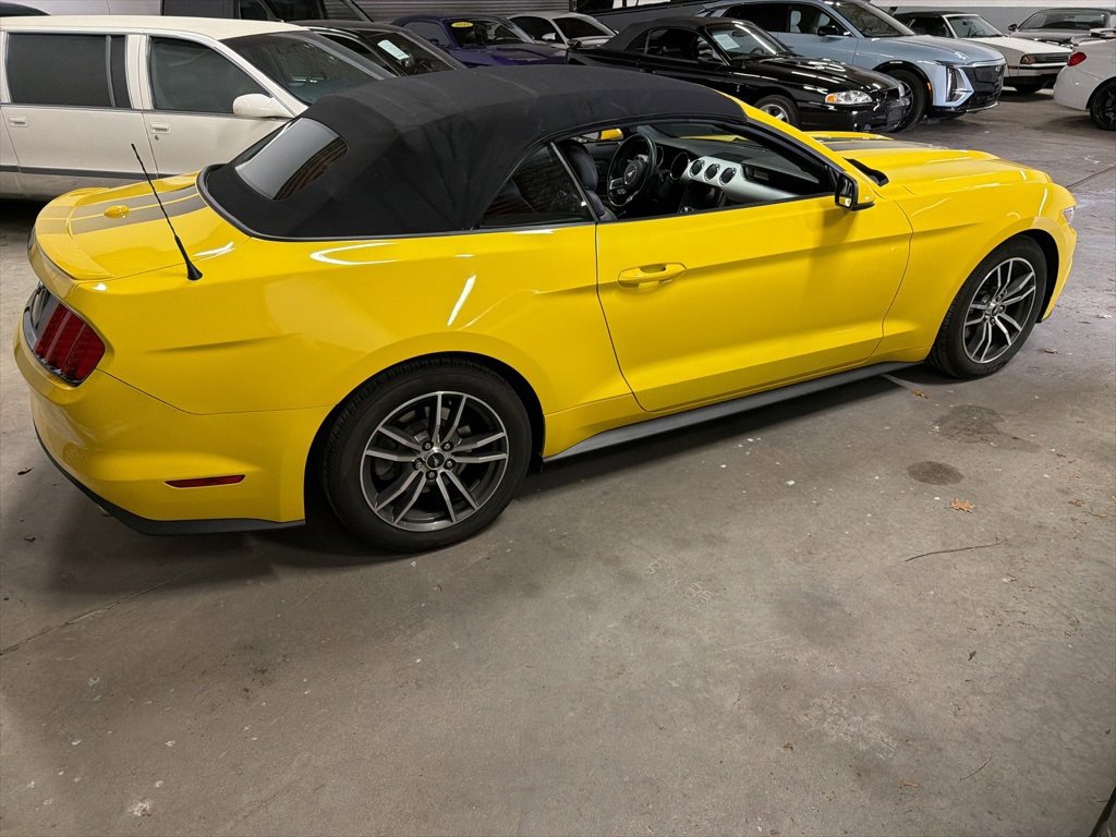 2017 Ford Mustang EcoBoost Premium Convertible photo 4