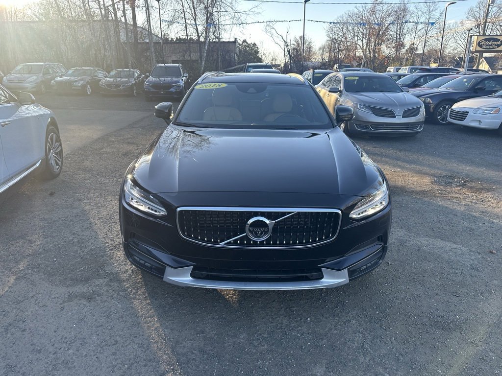 2018 Volvo V90 Cross Country T5 photo 2