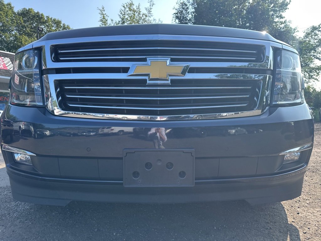 2019 Chevrolet Suburban Premier photo 4