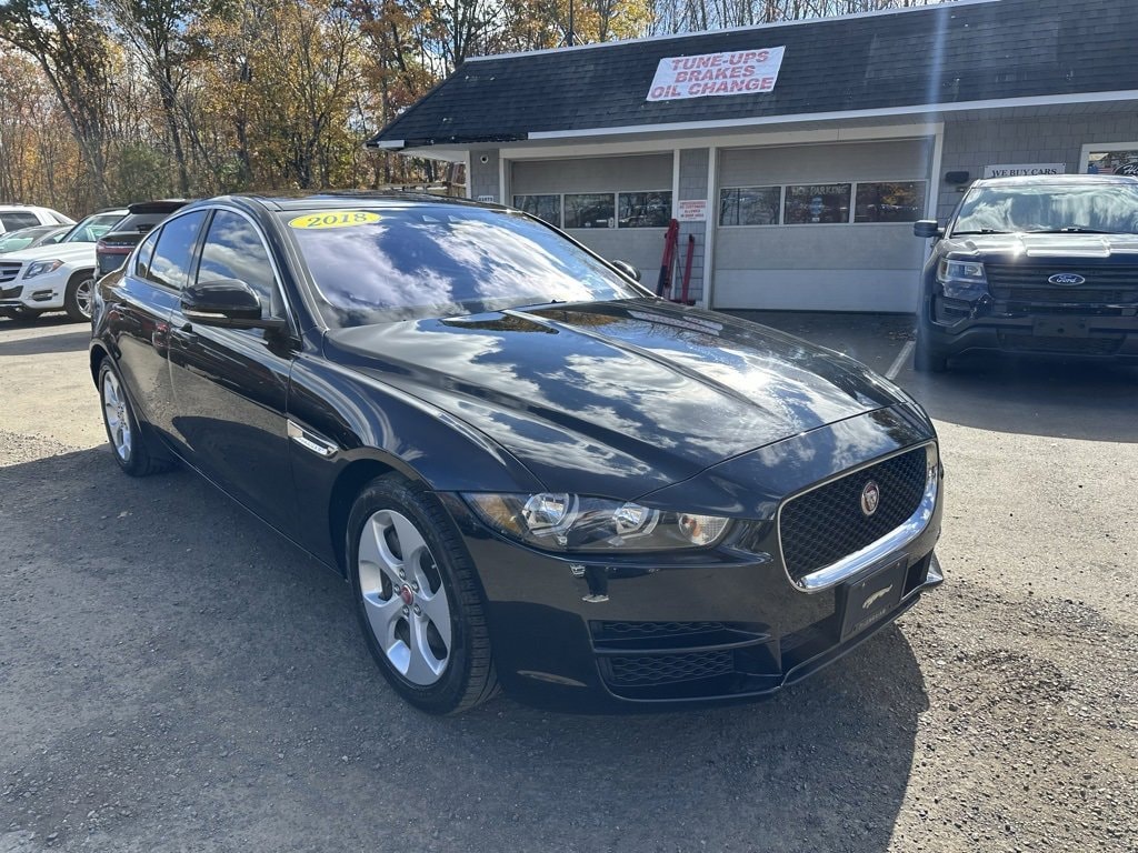 Used 2018 Jaguar XE 25t Sedan