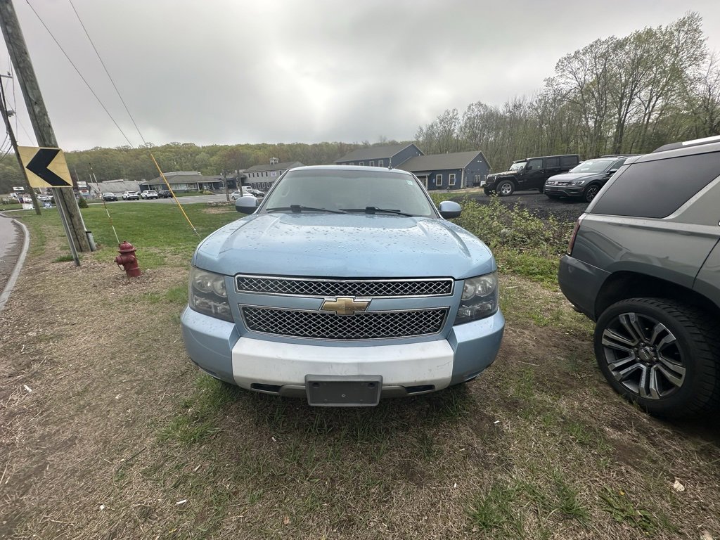 2011 Chevrolet Tahoe LT photo 2