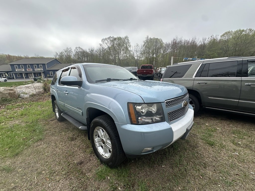2011 Chevrolet Tahoe LT photo 3