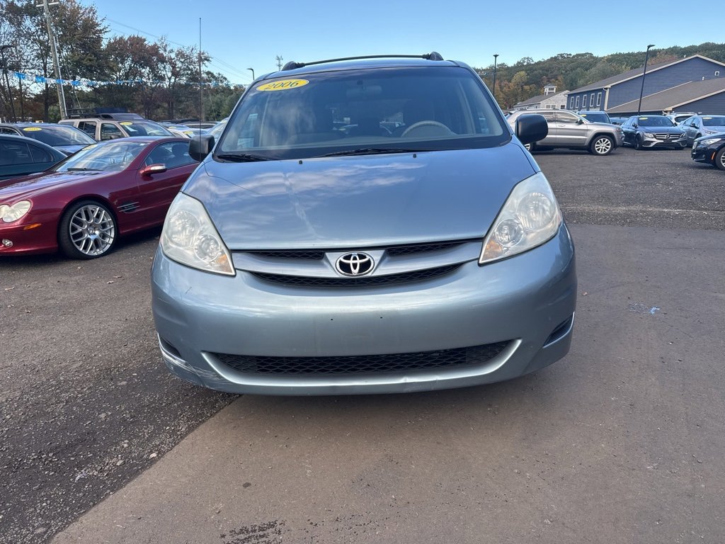 2006 Toyota Sienna CE photo 3