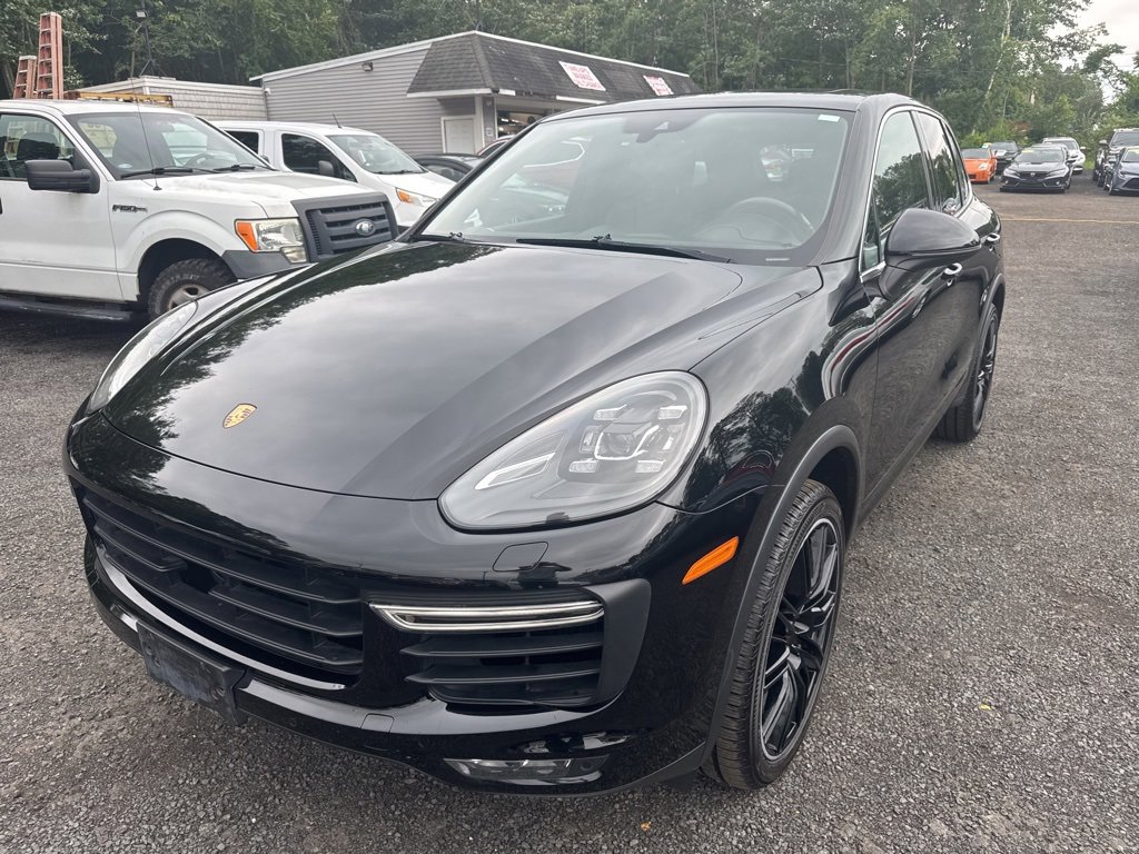 2015 Porsche Cayenne Turbo photo 2