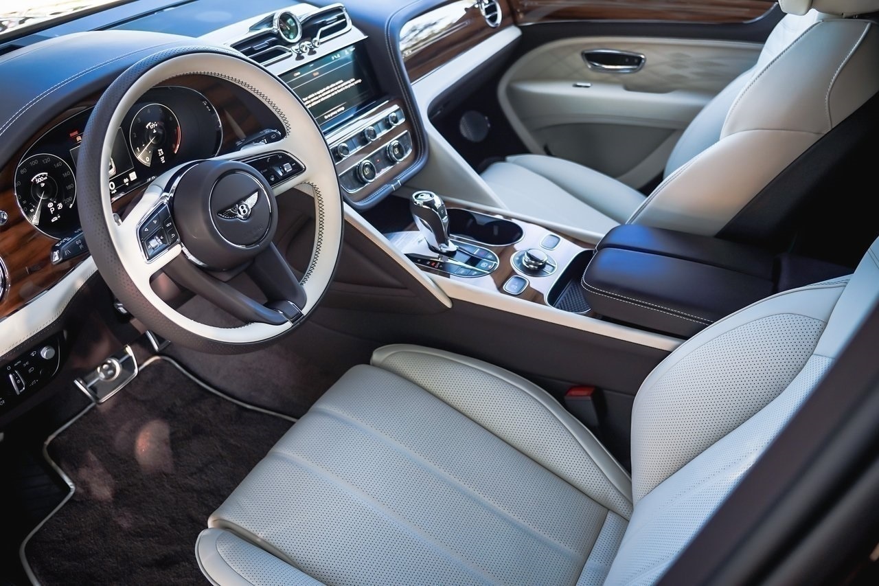 Certified 2023 Bentley Bentayga Azure with VIN SJAHT2ZV0PC021624 for sale in Austin, TX