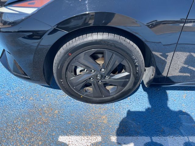 2023 Hyundai Elantra Hybrid Blue photo 3