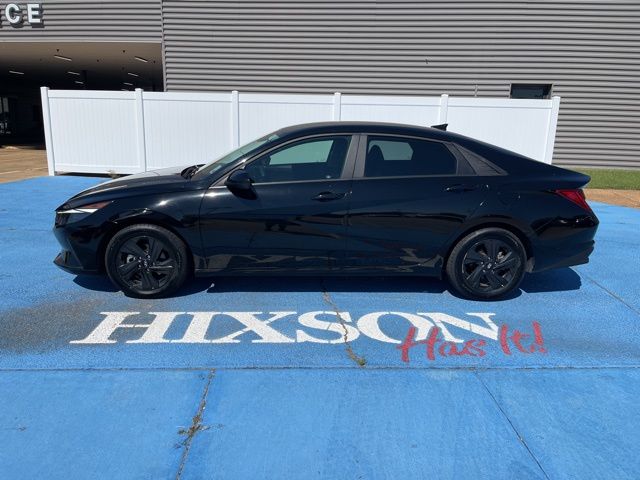 2023 Hyundai Elantra Hybrid Blue photo 2