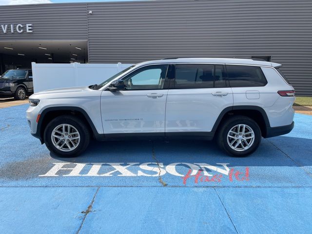 2023 Jeep Grand Cherokee Laredo photo 2