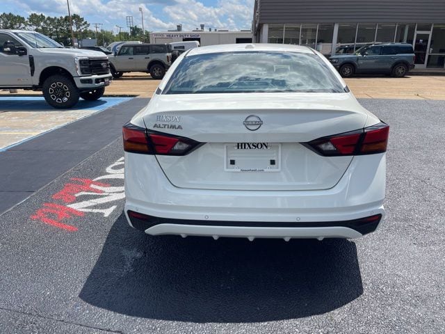 2025 Nissan Altima SV - Photo 6